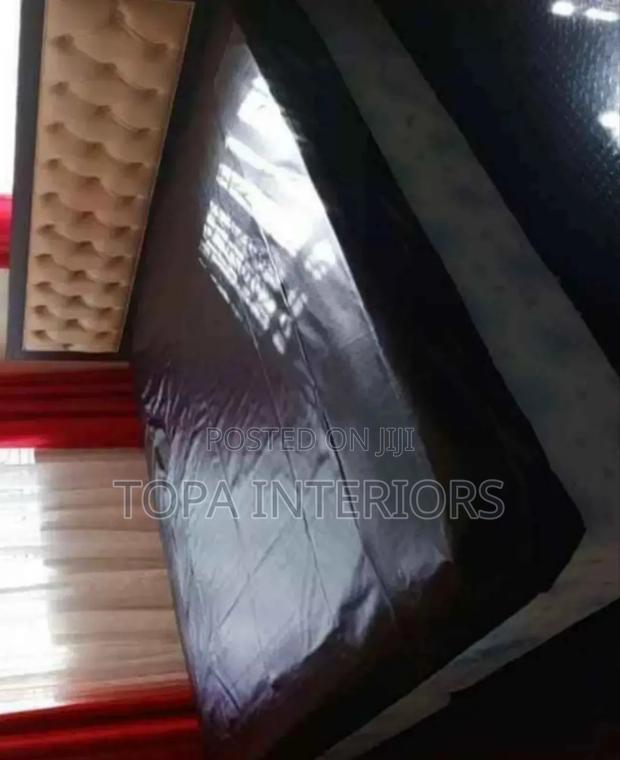 Elderly Spill Resistant Waterproof Mattress Cover for Stain Protection