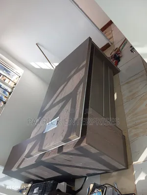 Executive Director/ C. E. O Office Desk 1.6 Mtrs