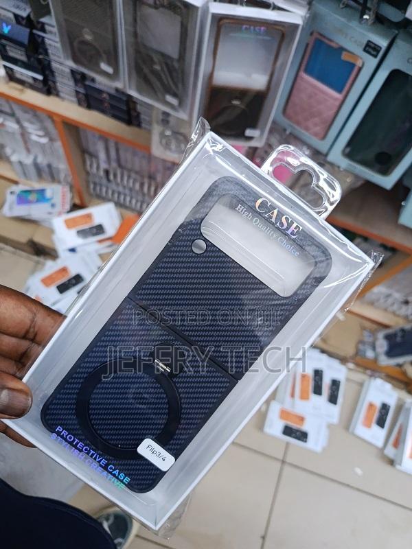 Carbon Fiber Texture Case With a Ringsamsung Galaxy Z Flip 3 or Flip 4 - thumbnail 3