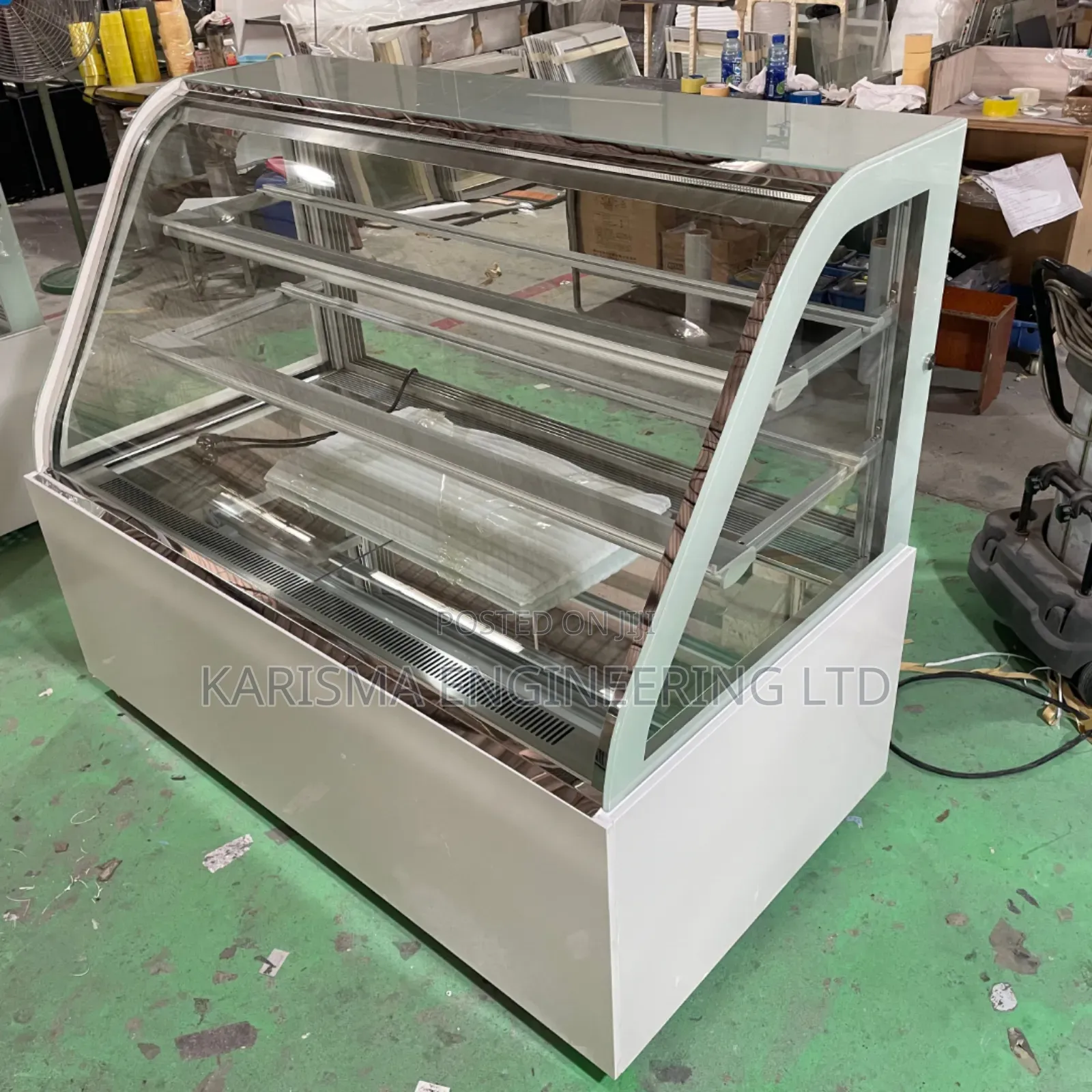 Premium Refrigerated Cake Display Showcase