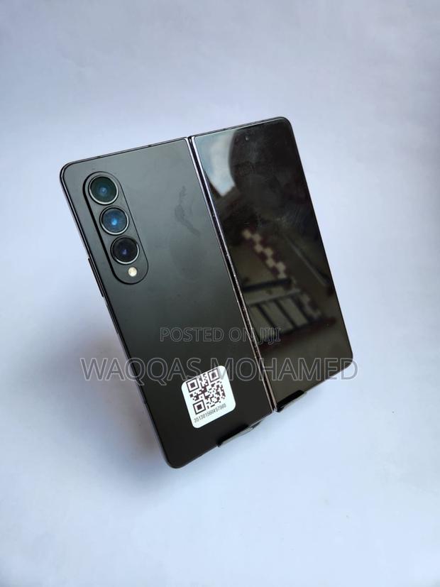Samsung Galaxy Z Fold4 256 GB Black - main view