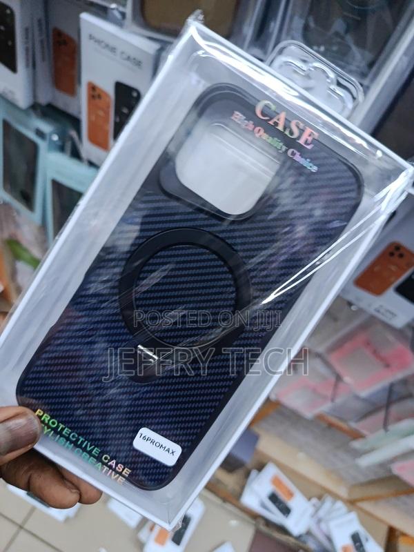 Carbon Fiber Texture Protective Case for the Apple iPhone 16 Pro Max - thumbnail 3