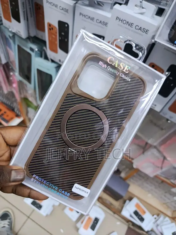 Magnetic Phone Case With a Kickstand for the iPhone 14 Pro Ma