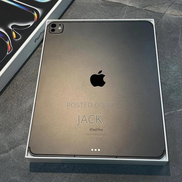 New Apple iPad Pro 13 (2025) 256 GB Black
