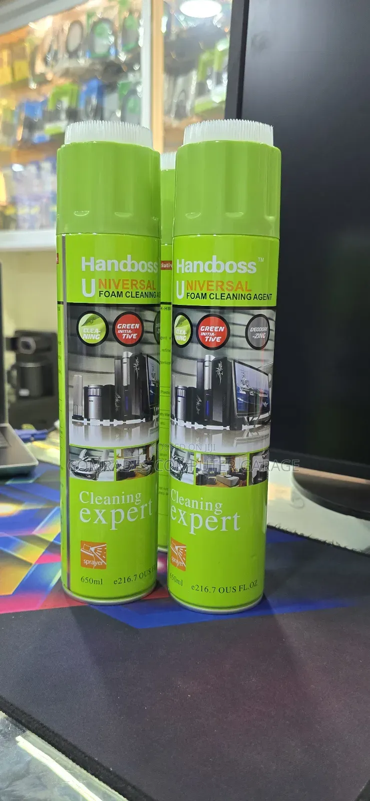 Handboss Universal Foam Cleaning Agent.