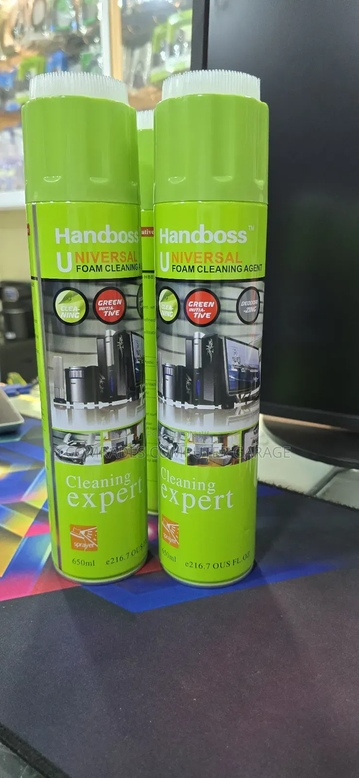 Handboss Universal Foam Cleaning Agent.