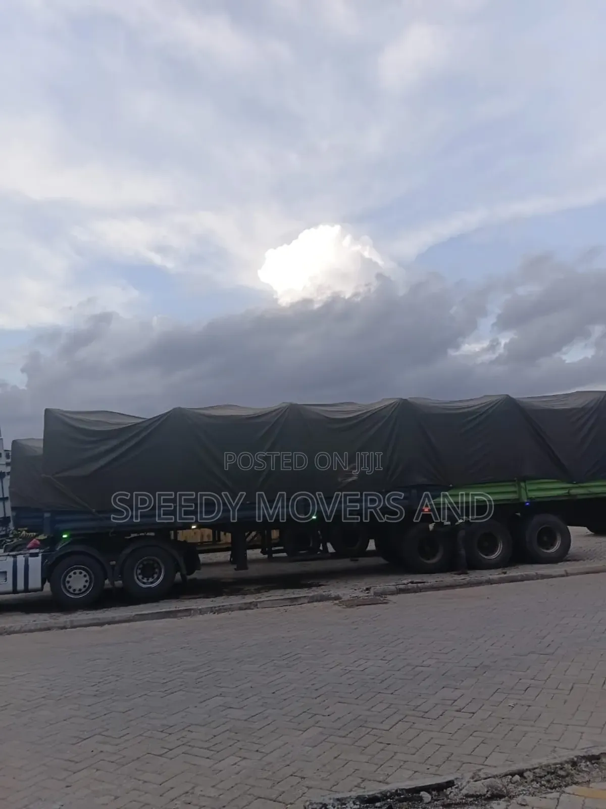 Trailers for Transit Within/Across Border Errandsare Readily Available