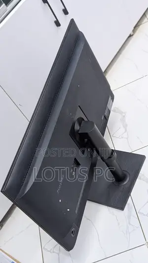 Samsung Monitor Model:F32tu874vn