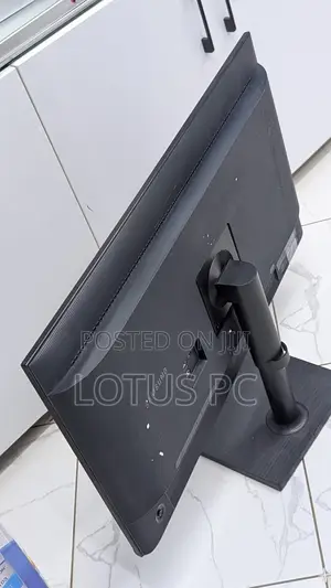 Samsung Monitor Model:F32tu874vn