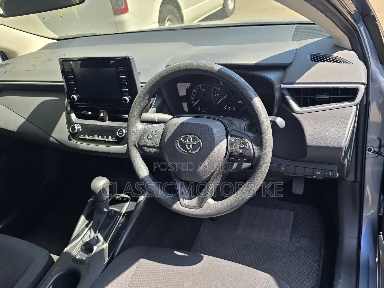 Toyota Corolla XLE 2020 Blue