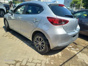 Mazda 2 2020 Silver