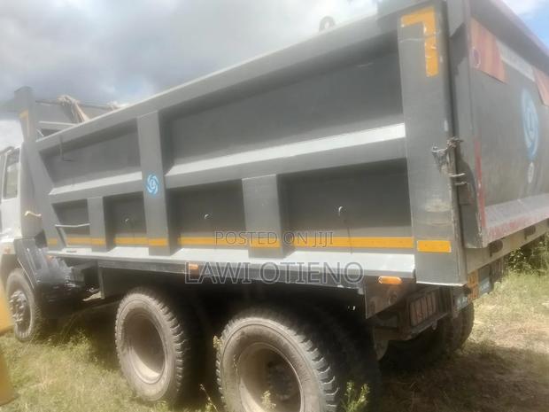 Ashock Leyland Tipper - thumbnail 4