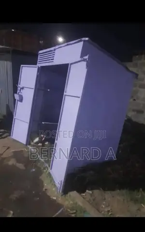 Metallic Stall