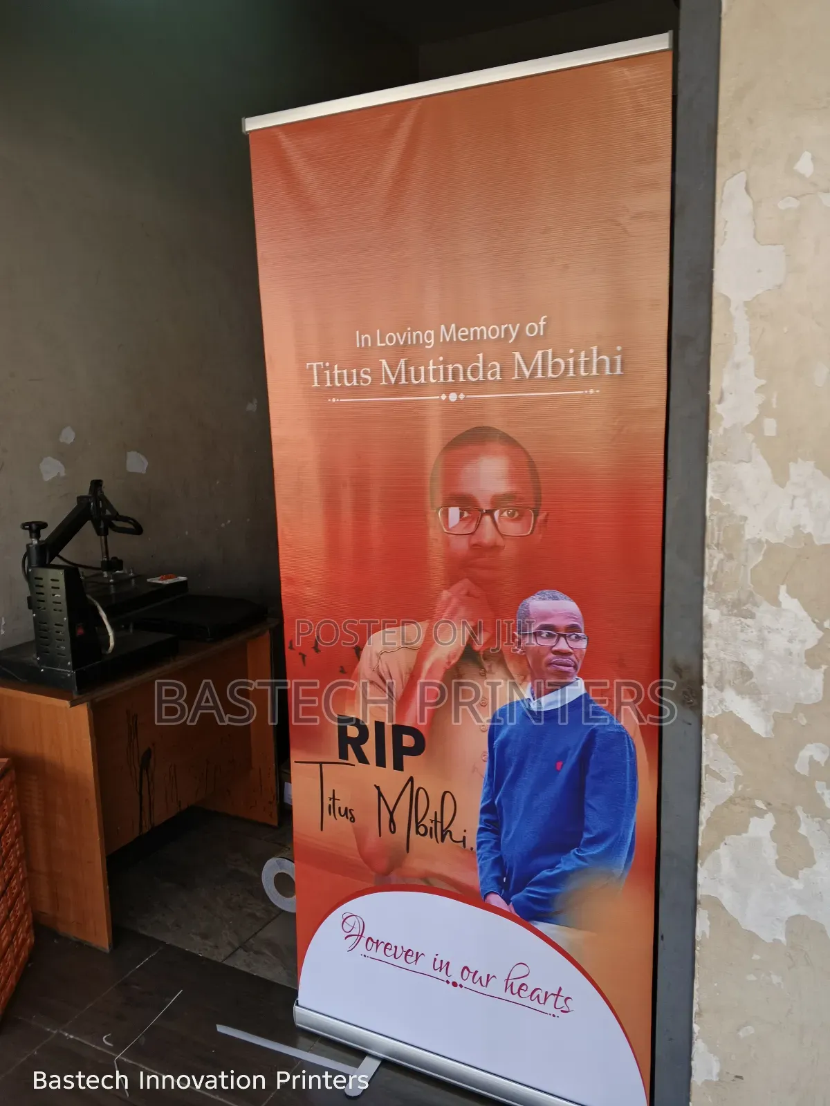 Narrow Base Roll-Up Banner – Compact Professional