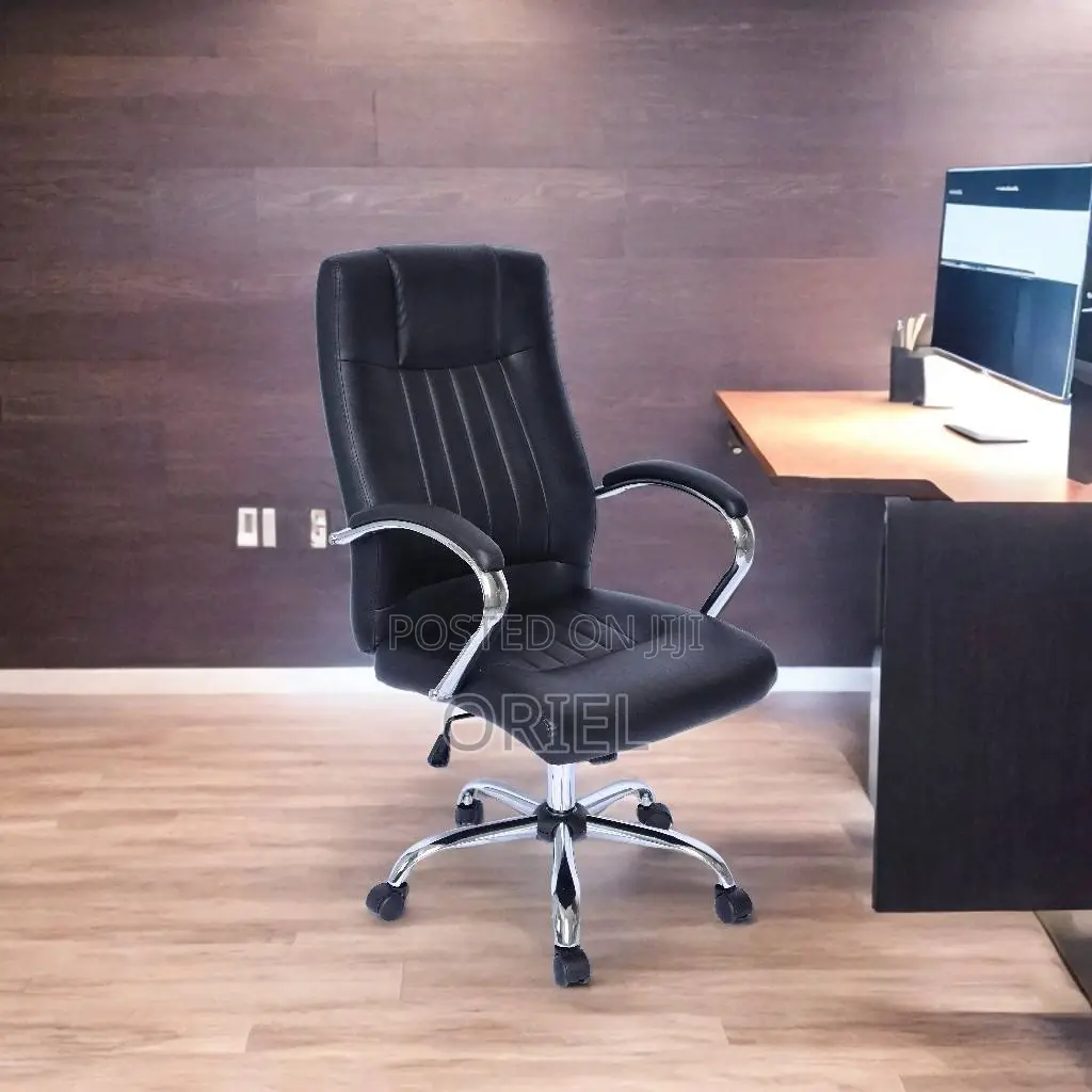 Office Chair : Star Base Office High-Back Chair With Padded Arms
