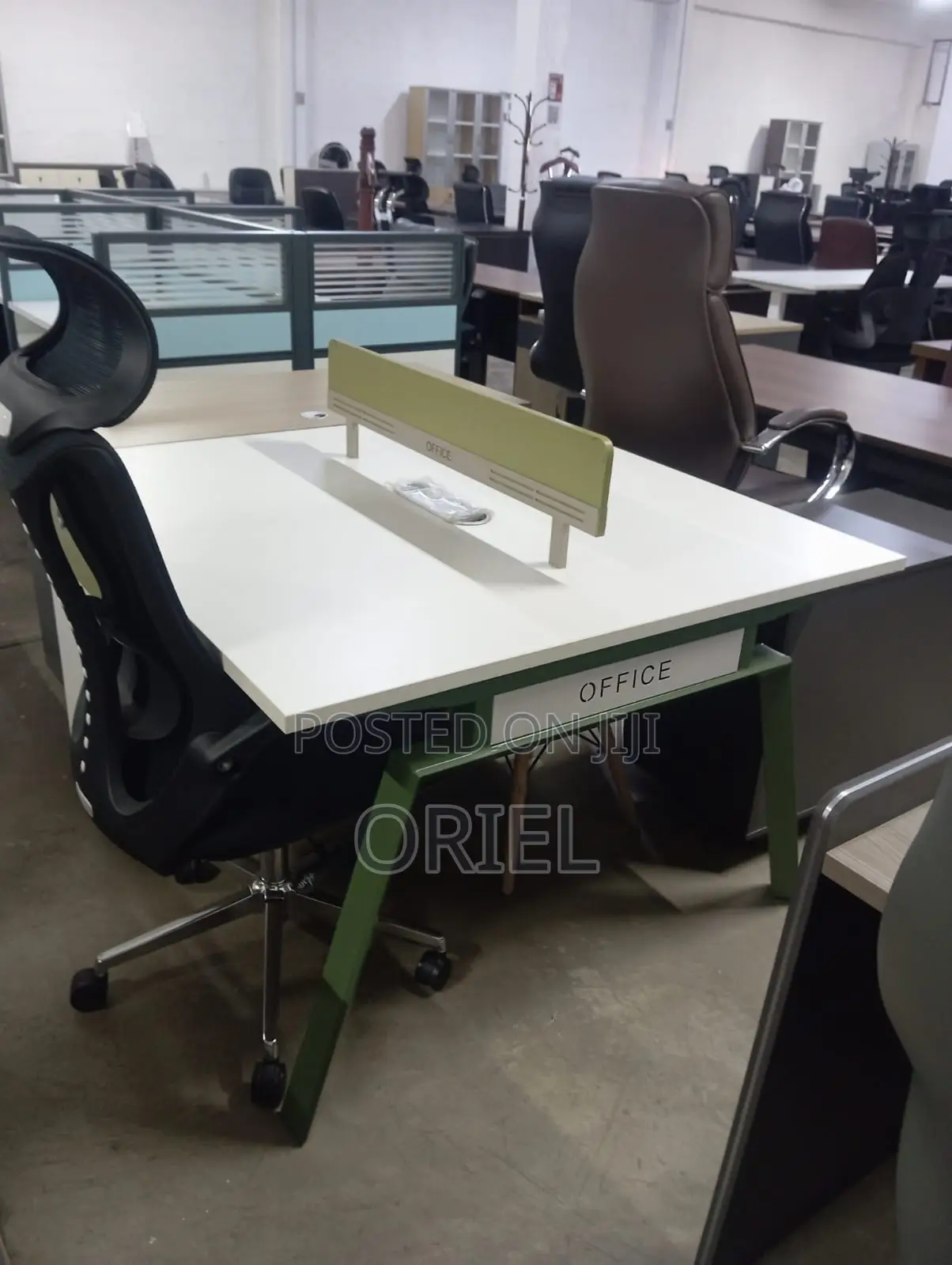 Office Workstation : Modern Dual-User Office Workstation Desk
