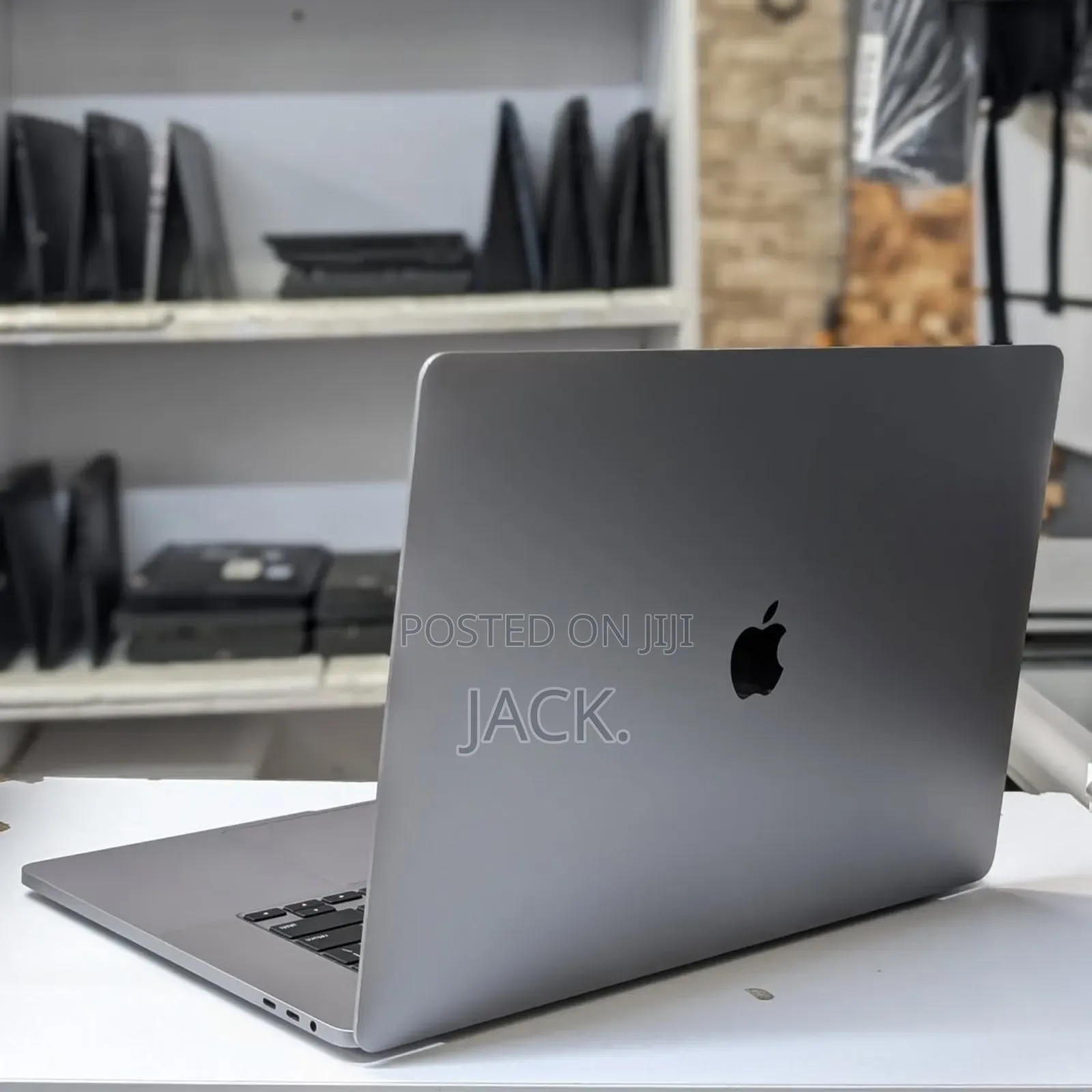 Laptop Apple MacBook 2019 32GB Intel Core i9 SSD 1T