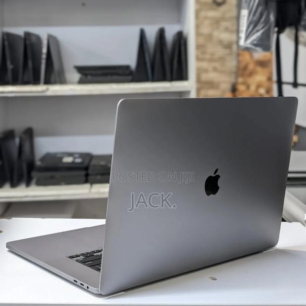 Laptop Apple MacBook 2019 32GB Intel Core i9 SSD 1T - thumbnail 2