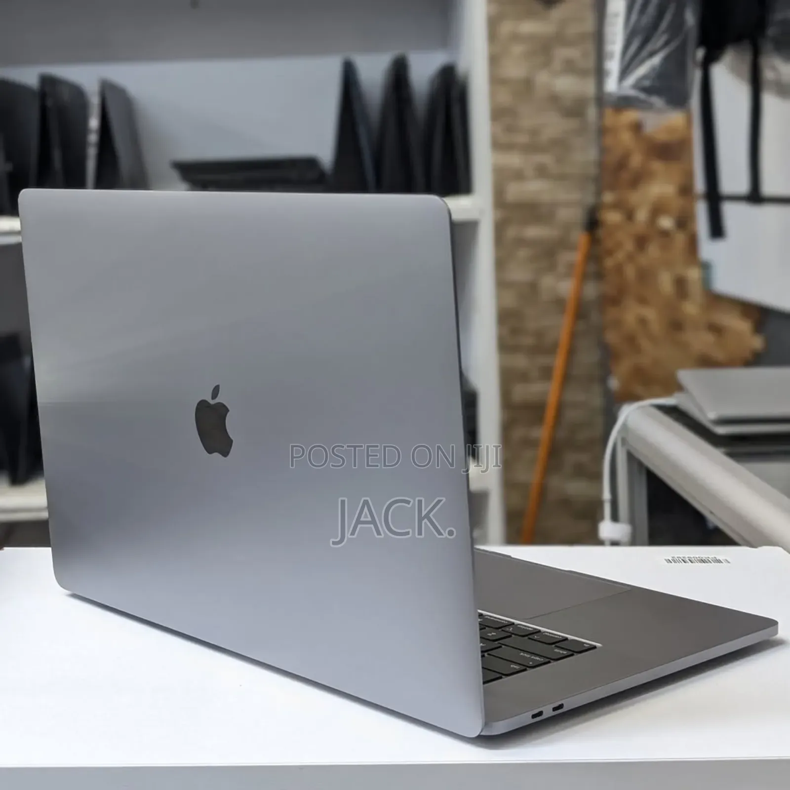 Laptop Apple MacBook 2019 32GB Intel Core i9 SSD 1T