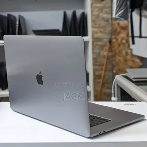 Laptop Apple MacBook 2019 32GB Intel Core i9 SSD 1T