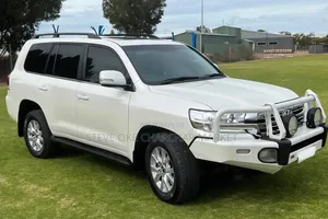Toyota Land Cruiser 4.5 V8 VXR 2020 White