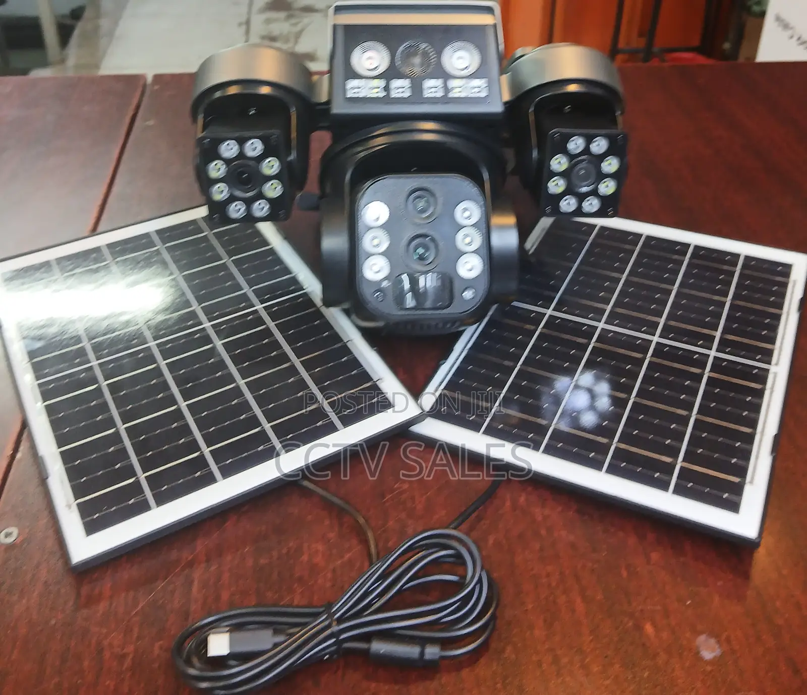 Triple Lens 4g Solar Powered Dual Solar Panels Security Camera V380pro