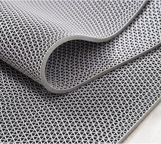 Long-Lasting Anti-Slip Safety Flooring for Daily Use