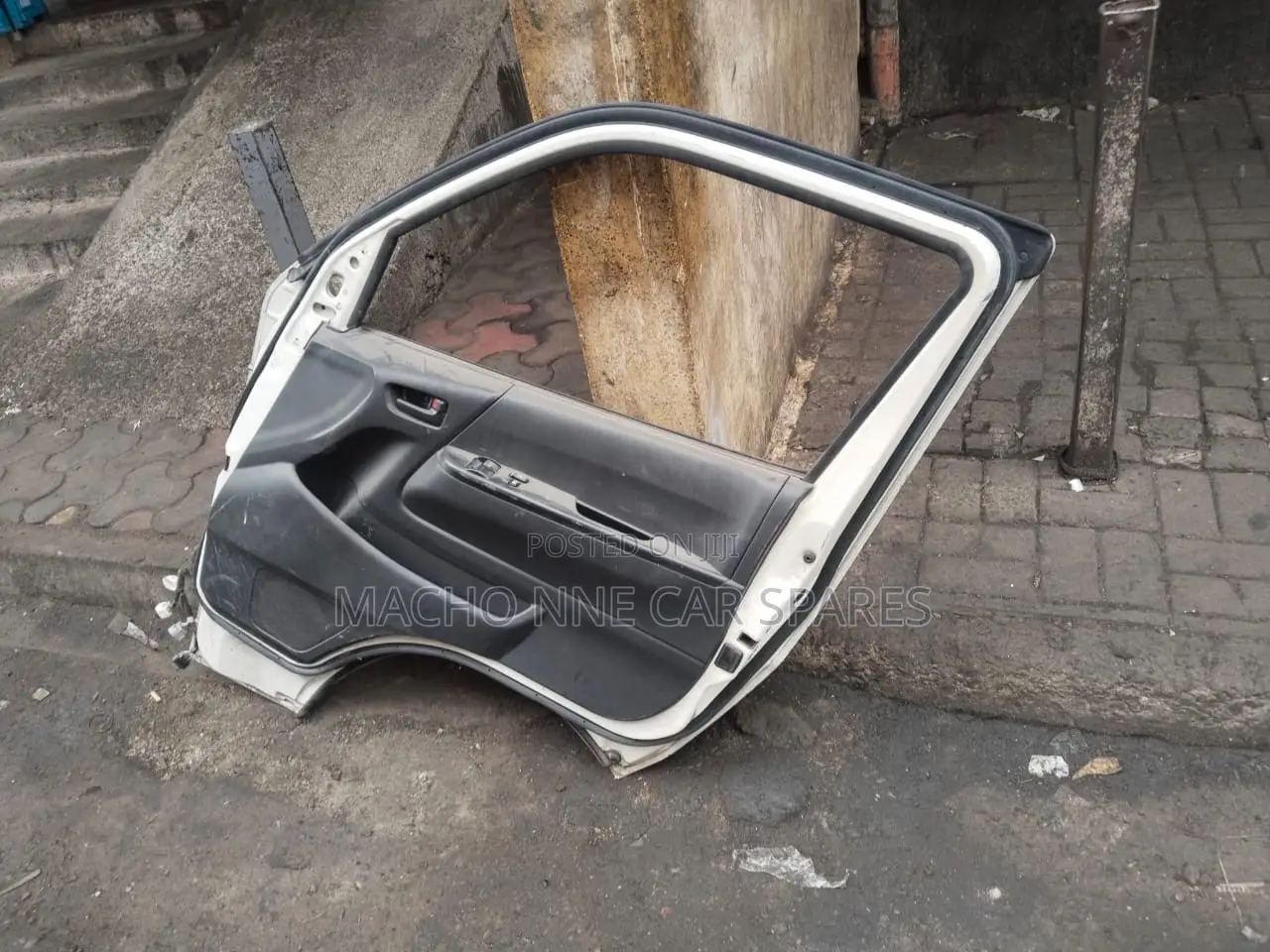 Toyota Hiace 7l Front LHS Door