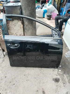 Toyota Auris 2016 Front Door