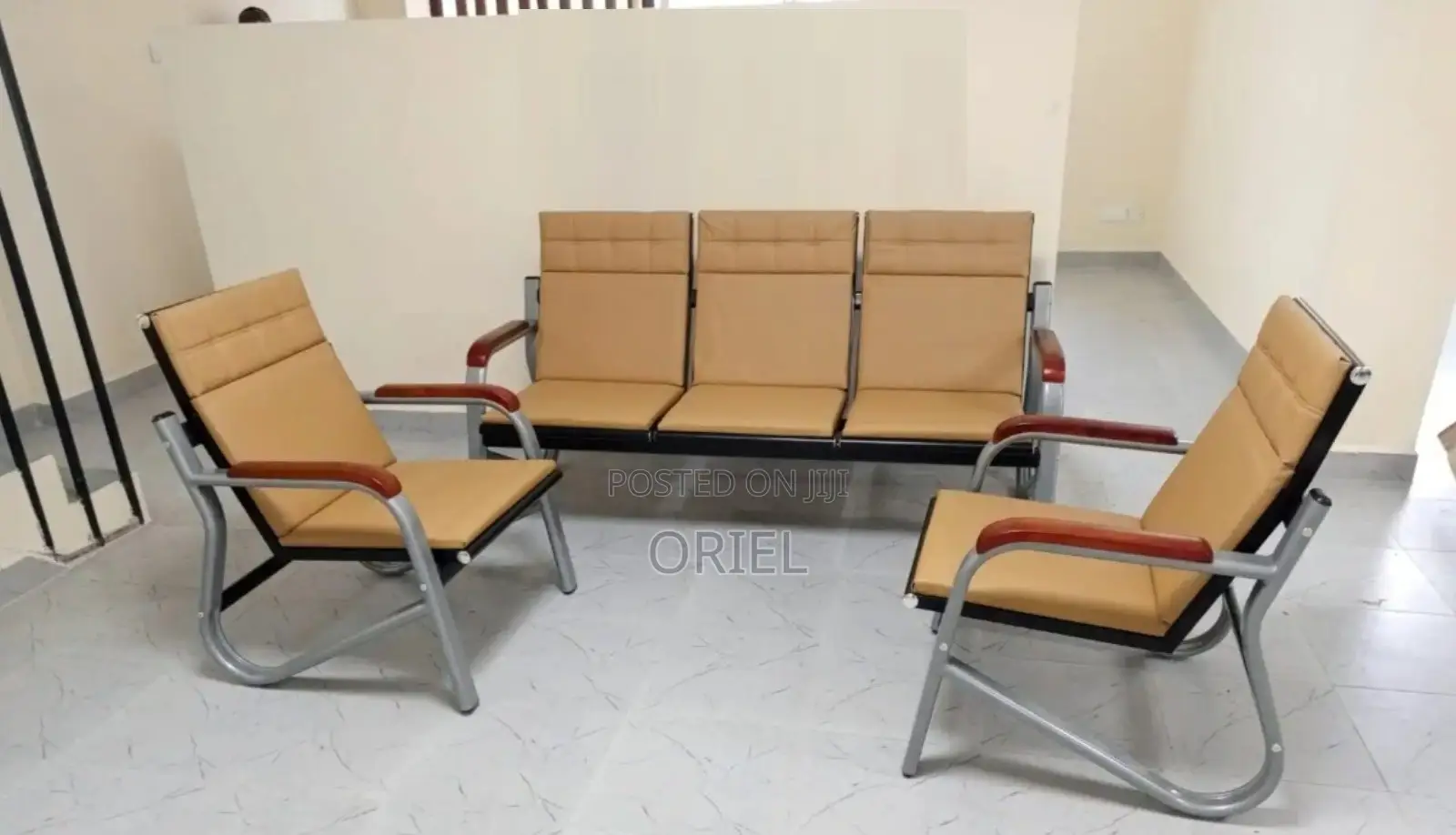 Office 5-Seater Bench : Brown 5 Seater Reception Waiting Sofa