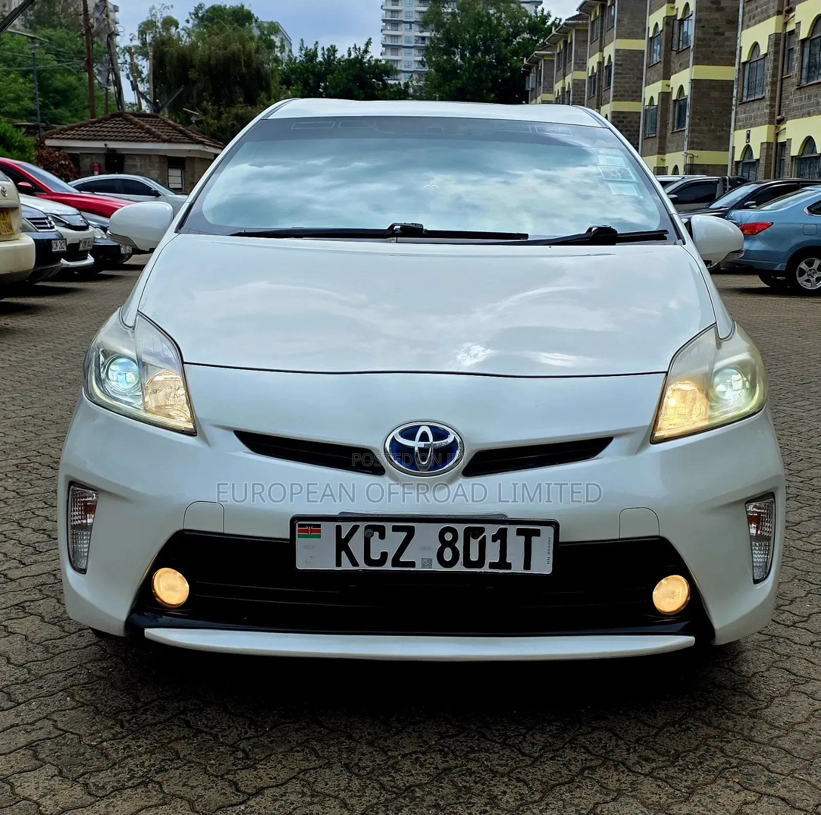 Toyota Prius Four 2013 Pearl