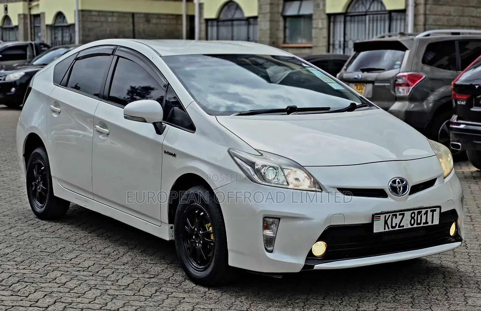 Toyota Prius Four 2013 Pearl