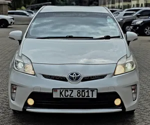 Toyota Prius Four 2013 Pearl