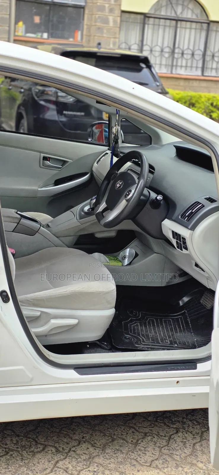 Toyota Prius Four 2013 Pearl