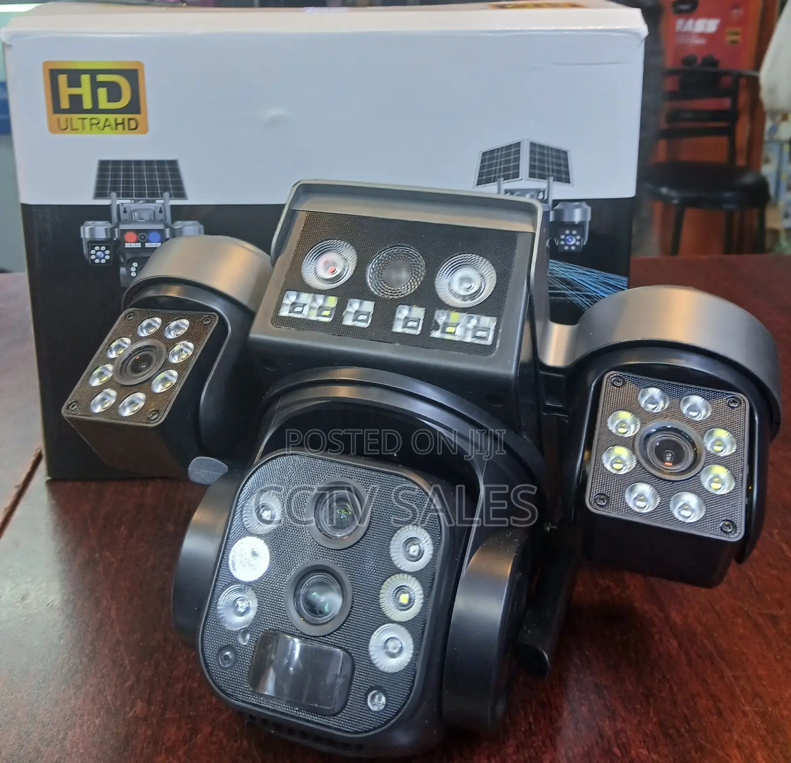 Solar Powered 4g Triple Lens Outoor PTZ Camera With 3 Lenses