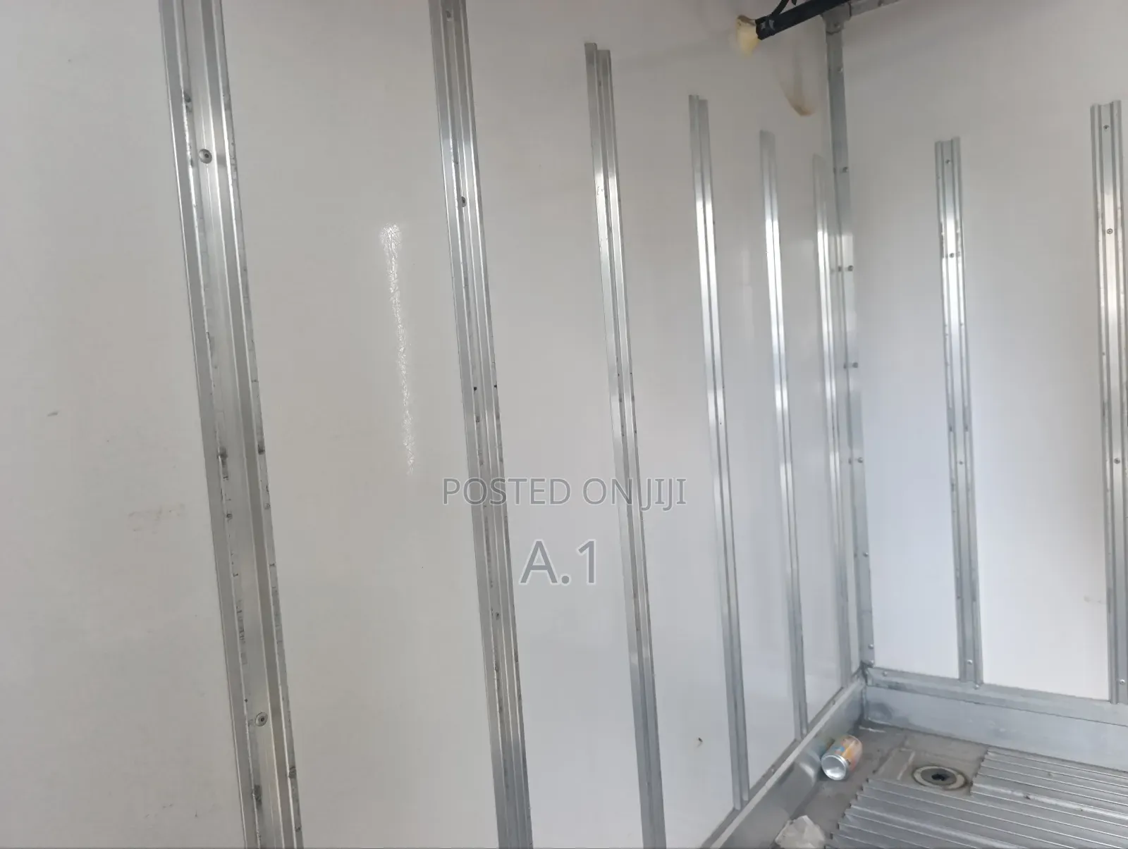 Hino Dutro Freezer Truck 2018 White