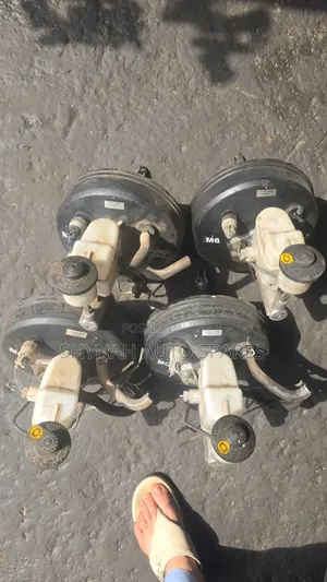Hilux Double Cab D4d Brake Booster and Brake Master Cylinder Complete