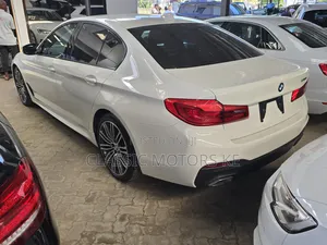 BMW 523i 2019 White