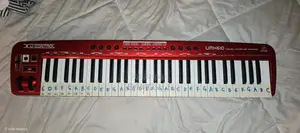 Behringer Umx610 Usb/Midi Controller Keyboard