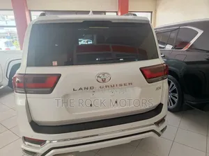 Toyota Land Cruiser 2019 White