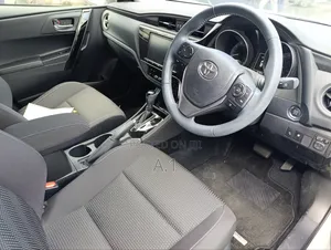 Toyota Auris 2018 White