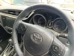 Toyota Auris 2018 White