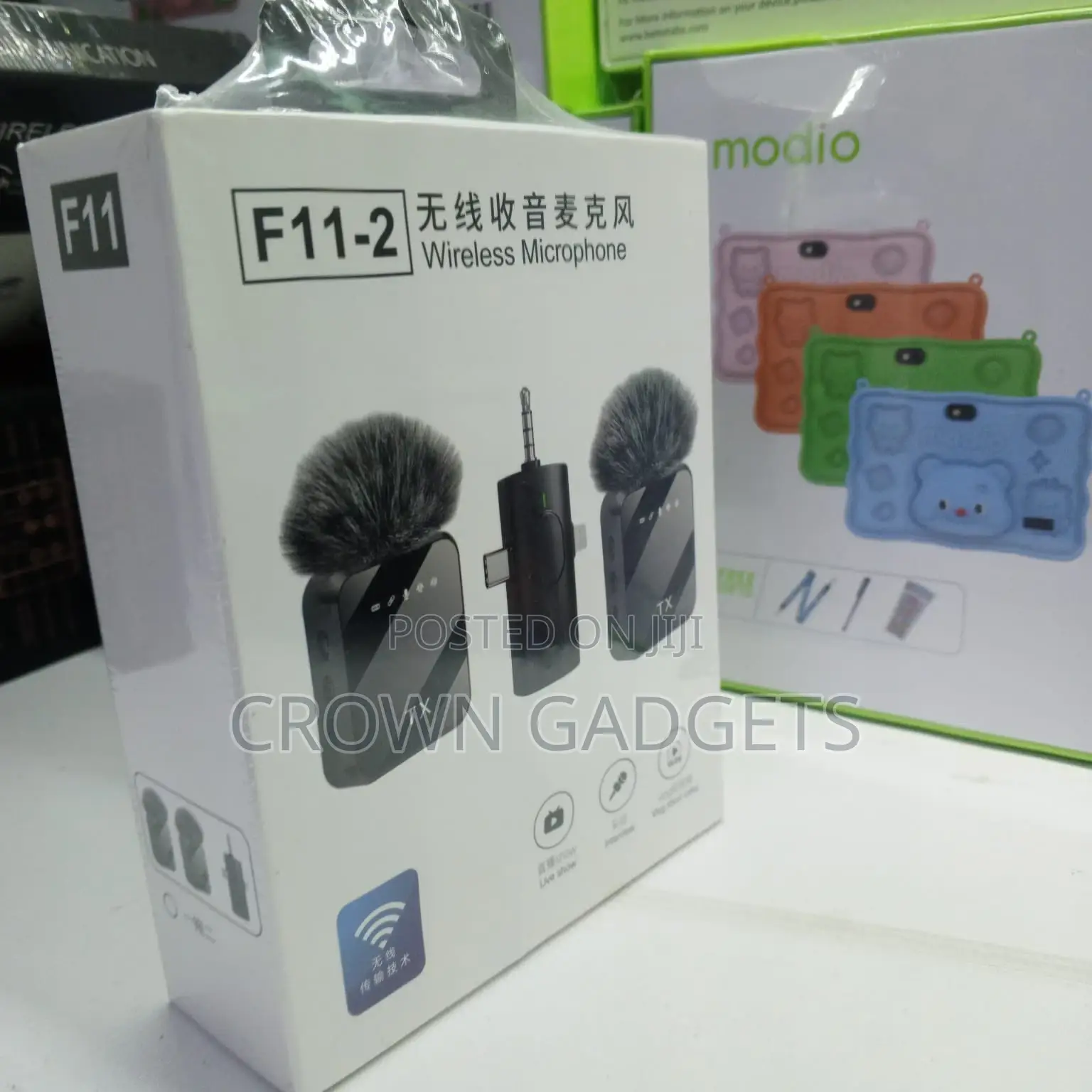 F11-2 Clip-on Wireless Mic System With Noise Reduction