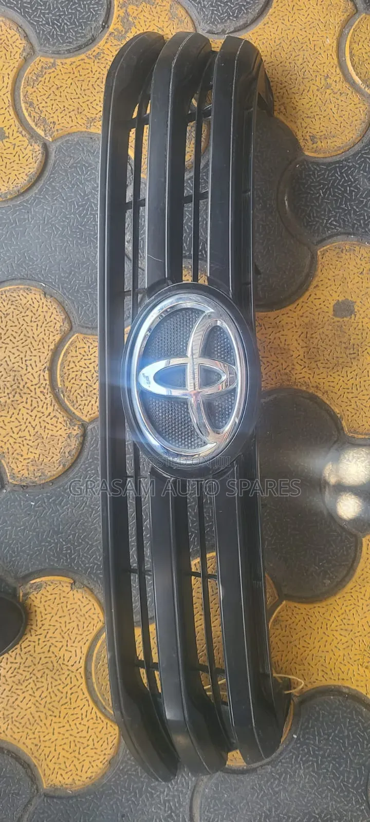 Toyota Hilux Grill