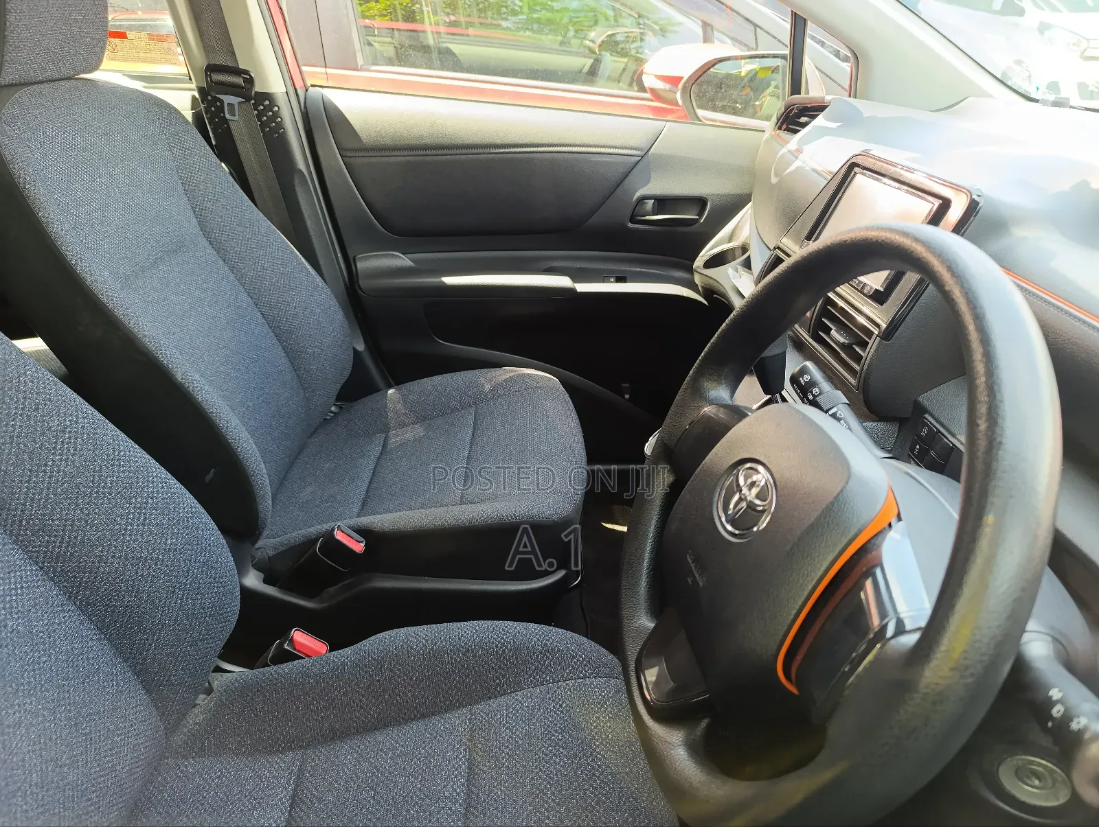 Toyota Sienta 1.5 FWD 2018 Maroon