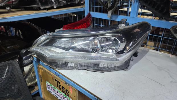 Toyota Fielder 165 Xenon Headlight