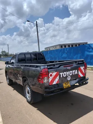 Toyota Hilux 2023 Matt Black