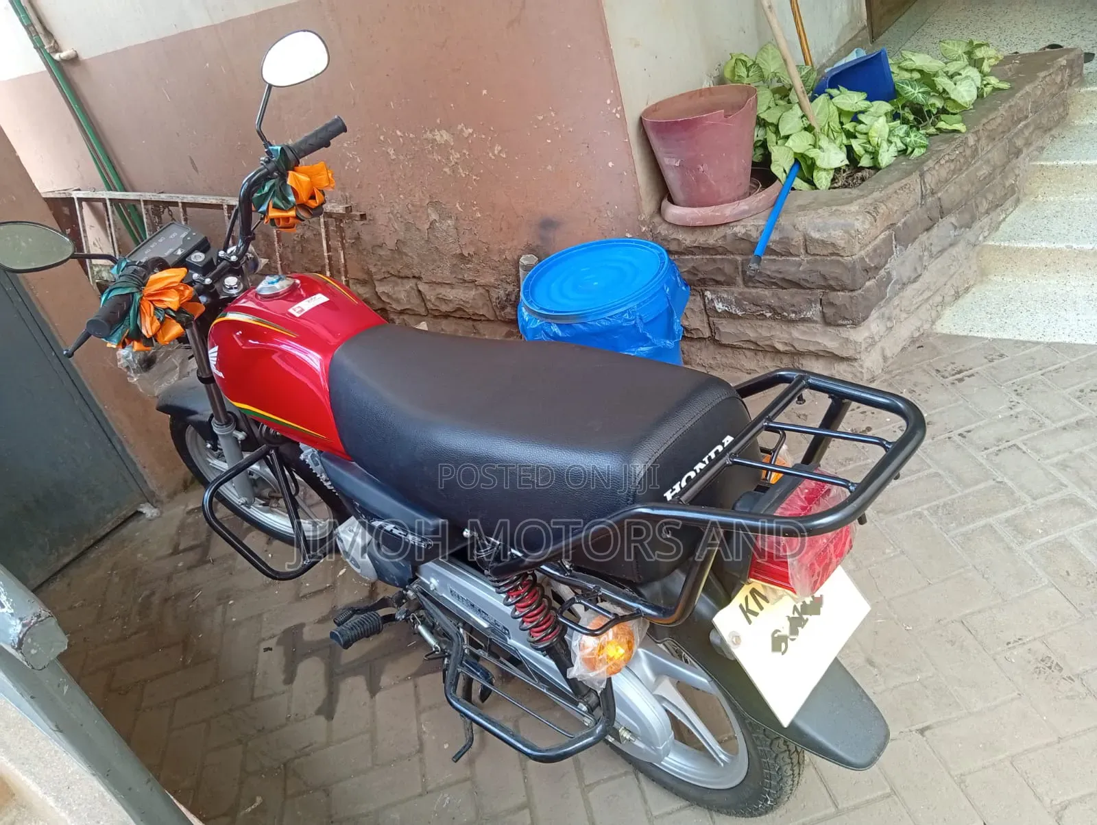 Honda CB 2011 Red