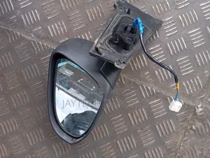 Vitz  2017 Sidemirror