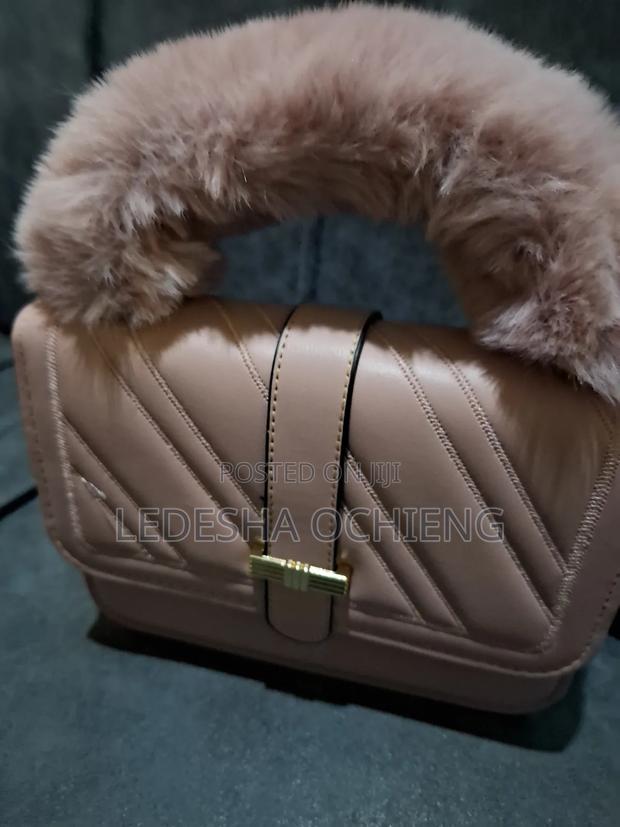 Ladesha Store - thumbnail 2